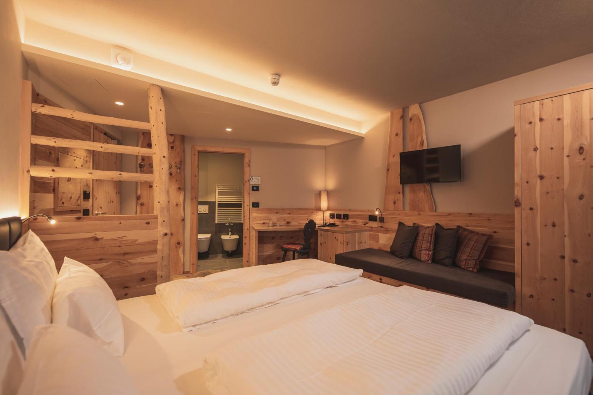 Monroc Hotel Комецадура Екстериор снимка