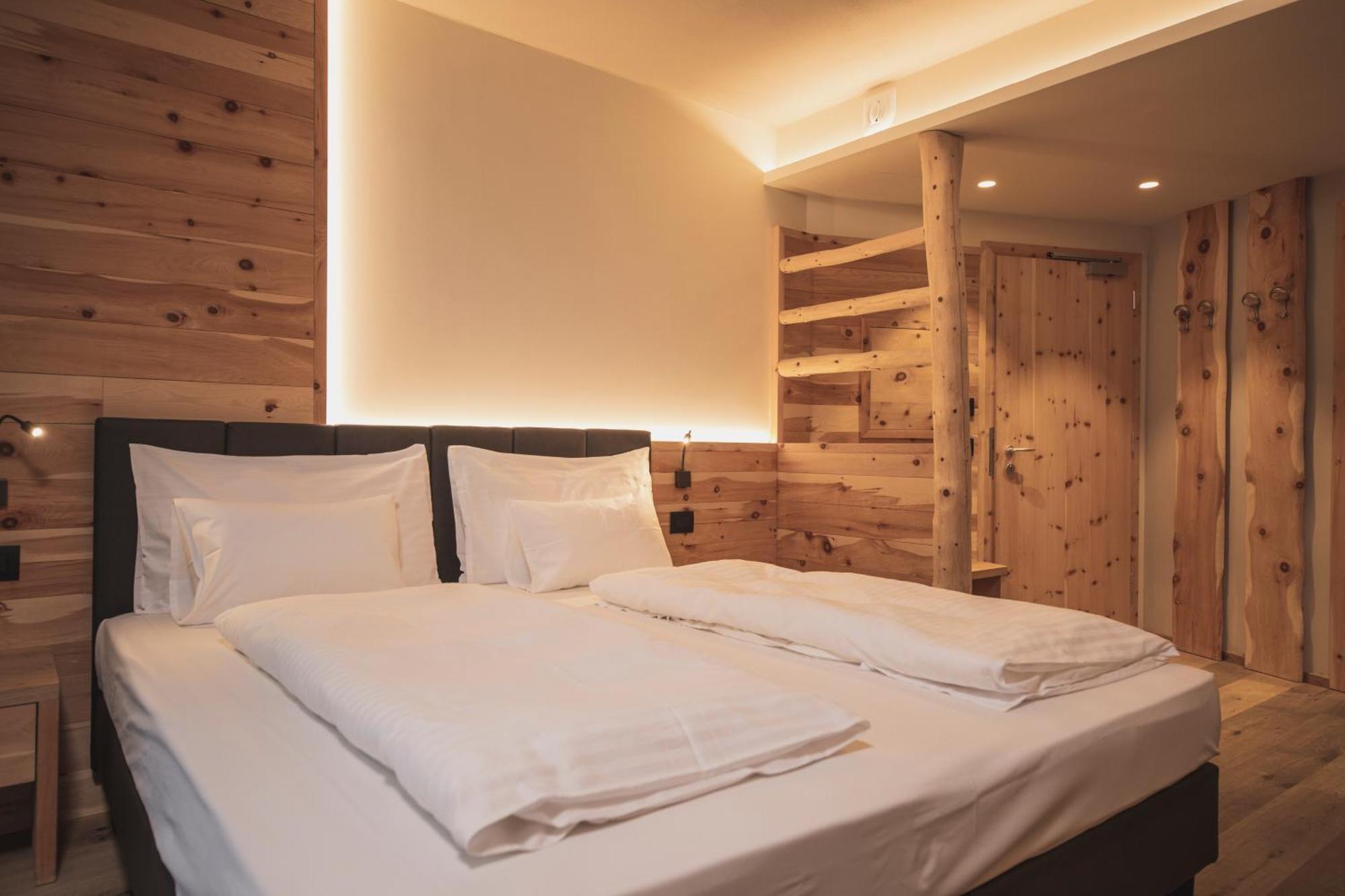 Monroc Hotel Комецадура Екстериор снимка