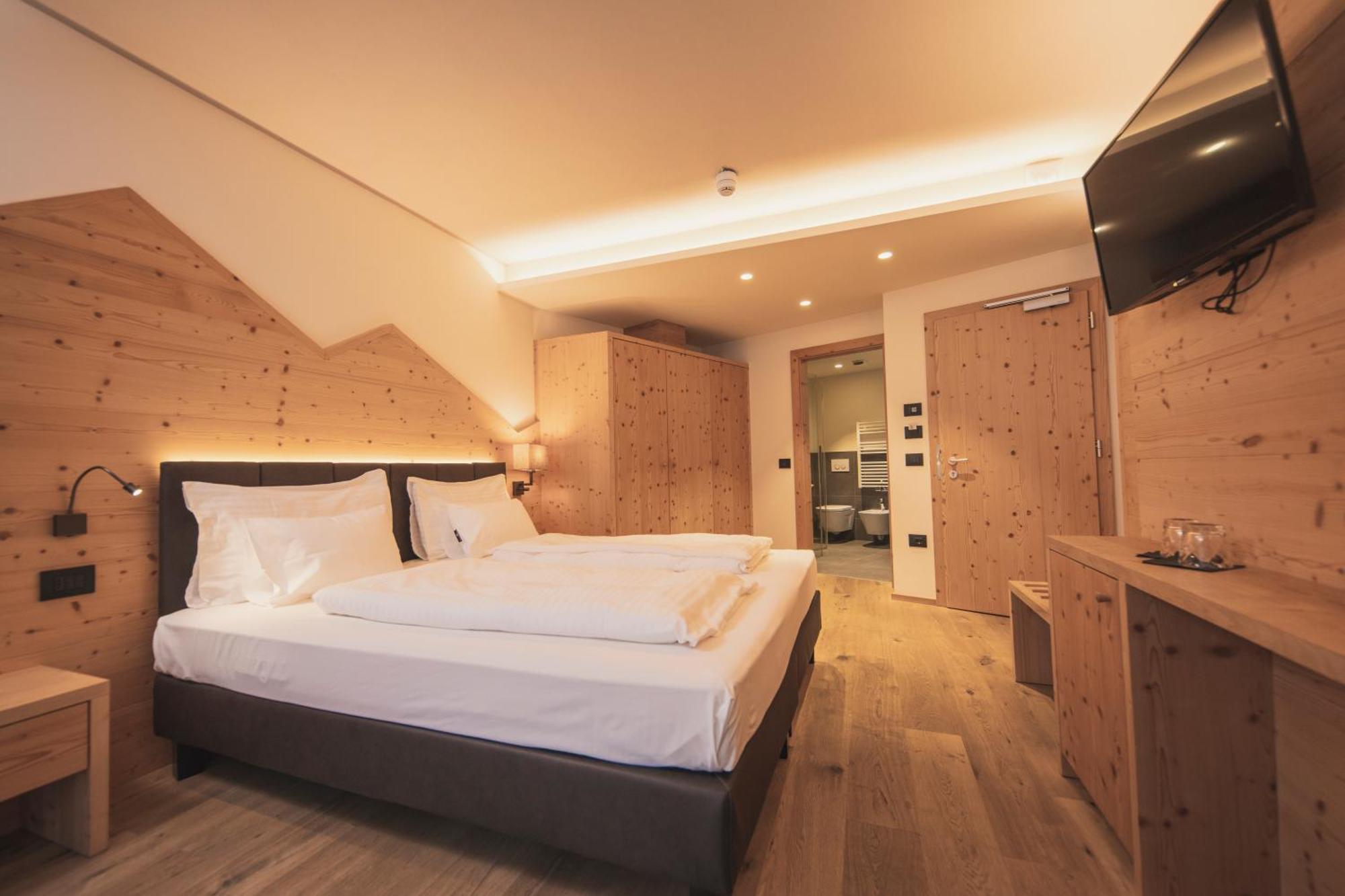 Monroc Hotel Комецадура Екстериор снимка